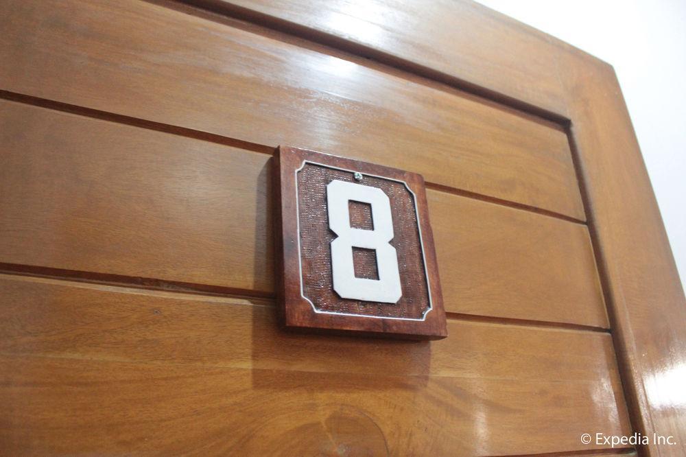 The Pub Hotel Olongapo Exterior foto